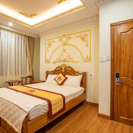 Tri Tam Hotel - Khach San Tri Tam Ben Luc Екстер'єр фото