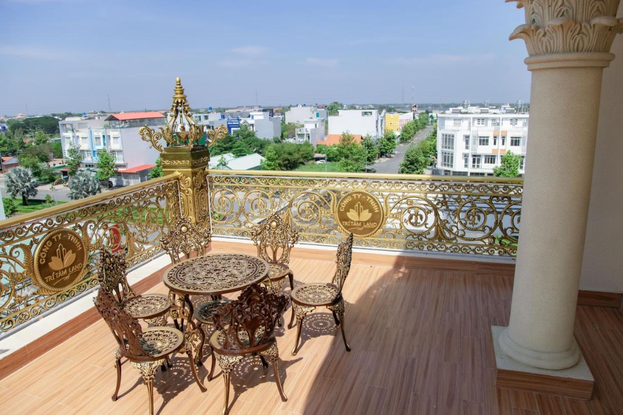 Tri Tam Hotel - Khach San Tri Tam Ben Luc Екстер'єр фото