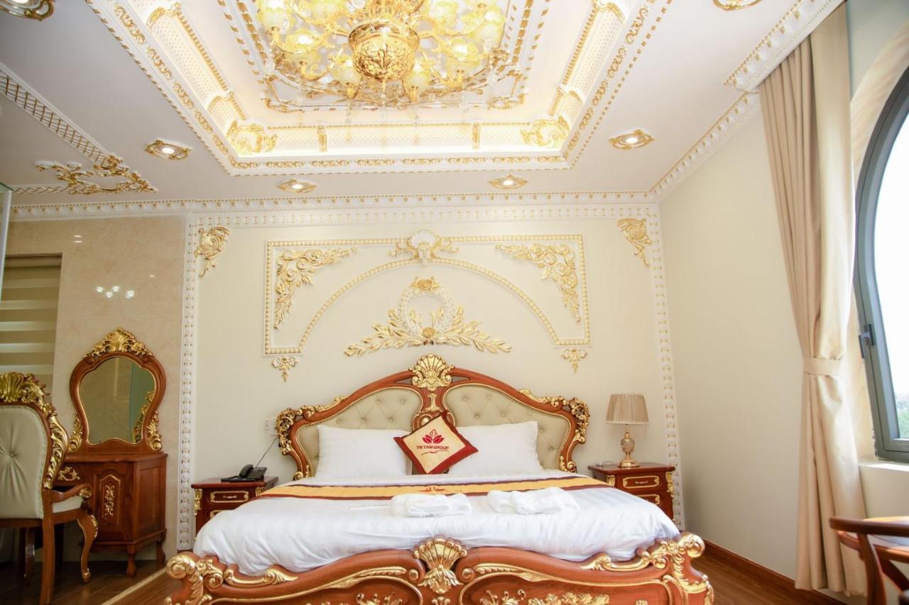 Tri Tam Hotel - Khach San Tri Tam Ben Luc Екстер'єр фото