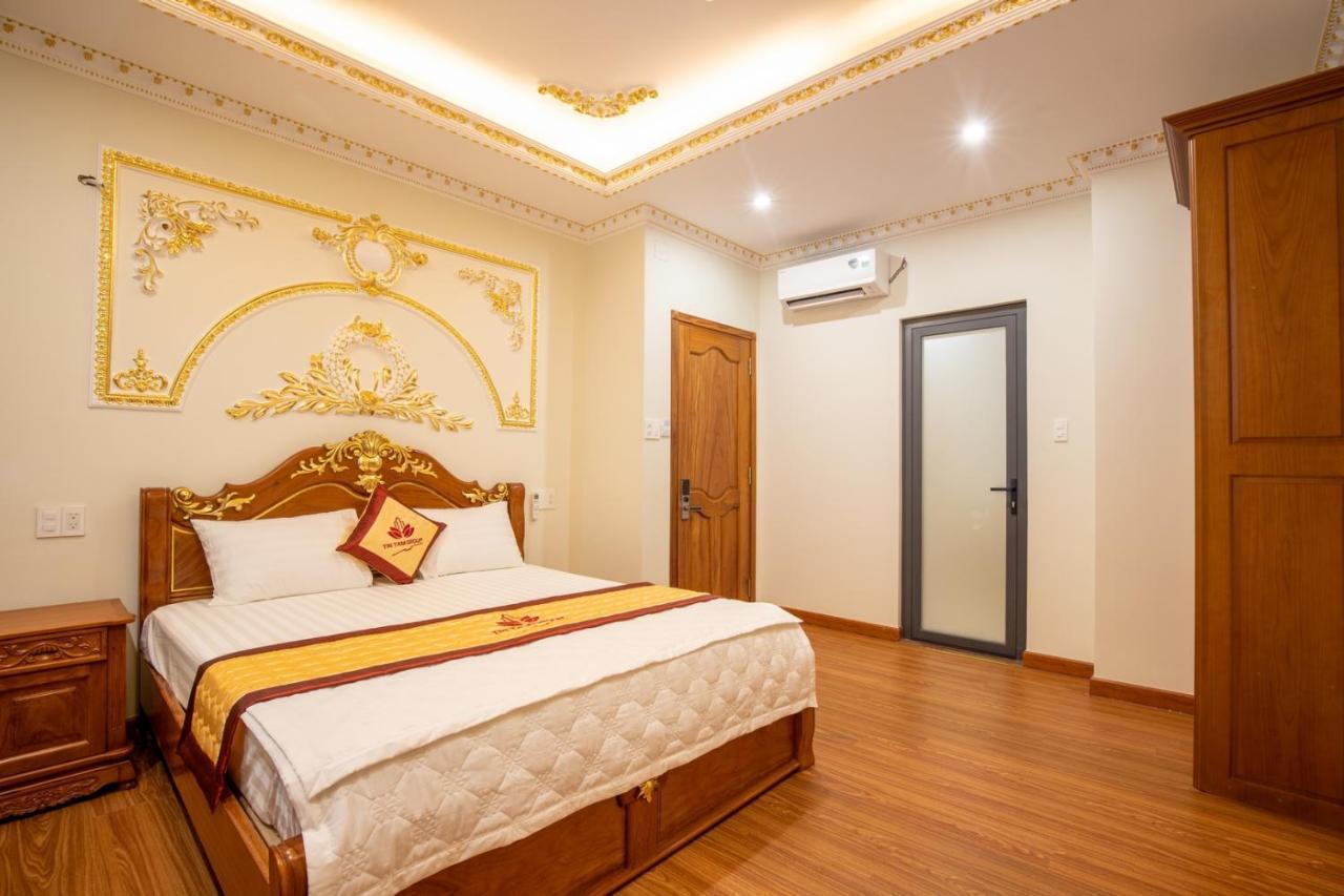 Tri Tam Hotel - Khach San Tri Tam Ben Luc Екстер'єр фото