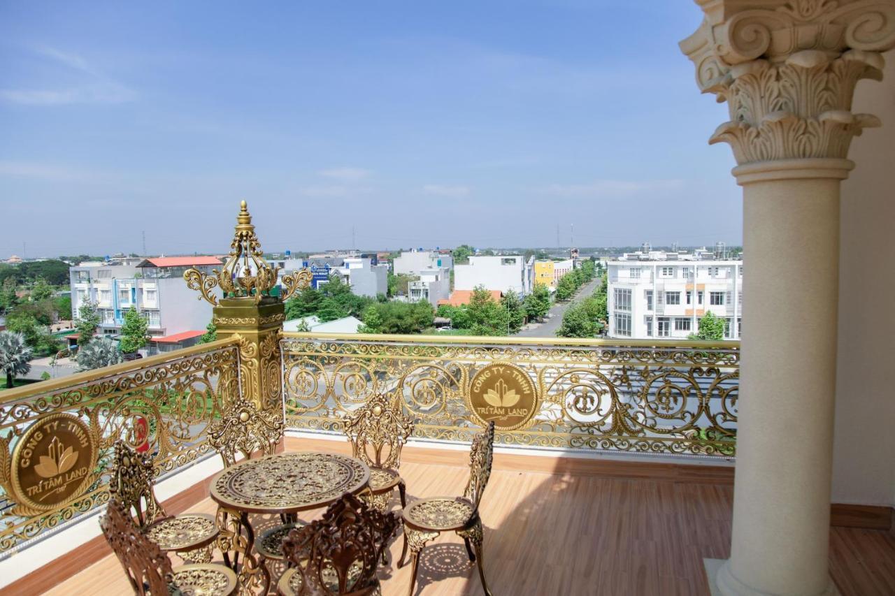 Tri Tam Hotel - Khach San Tri Tam Ben Luc Екстер'єр фото
