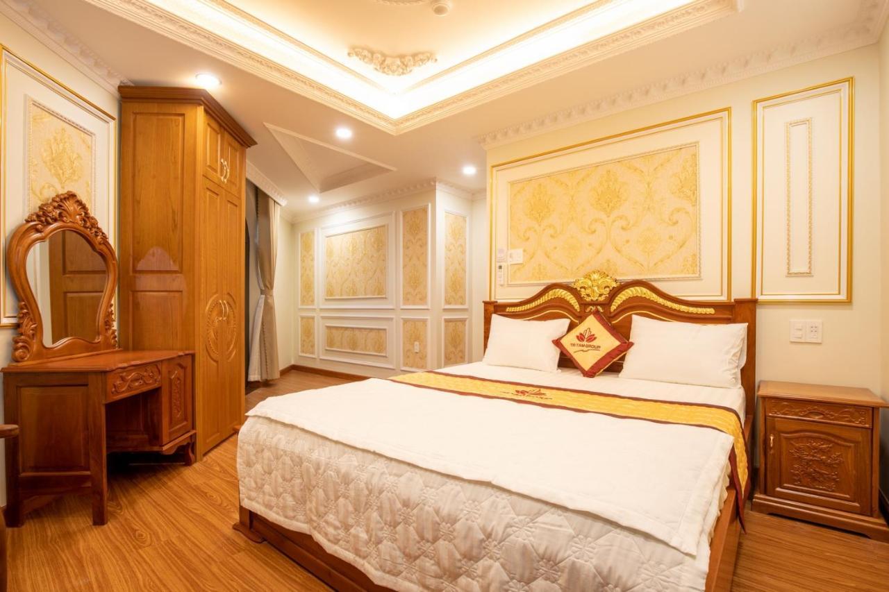 Tri Tam Hotel - Khach San Tri Tam Ben Luc Екстер'єр фото
