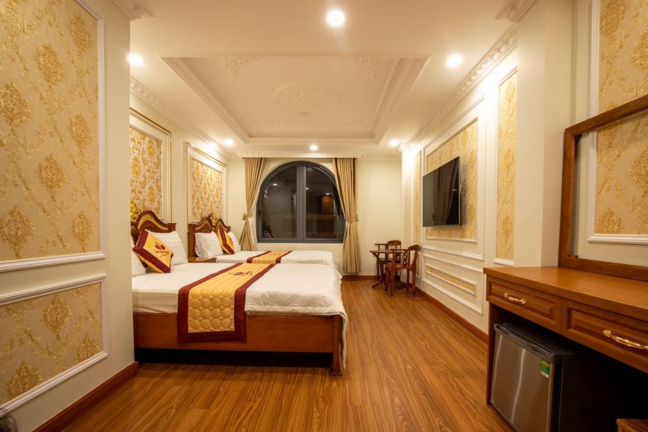 Tri Tam Hotel - Khach San Tri Tam Ben Luc Екстер'єр фото