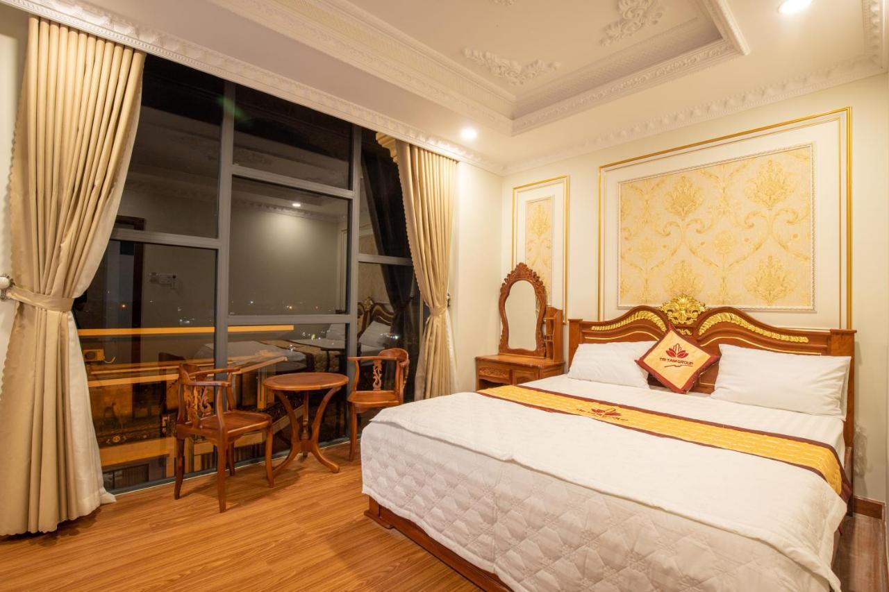 Tri Tam Hotel - Khach San Tri Tam Ben Luc Екстер'єр фото