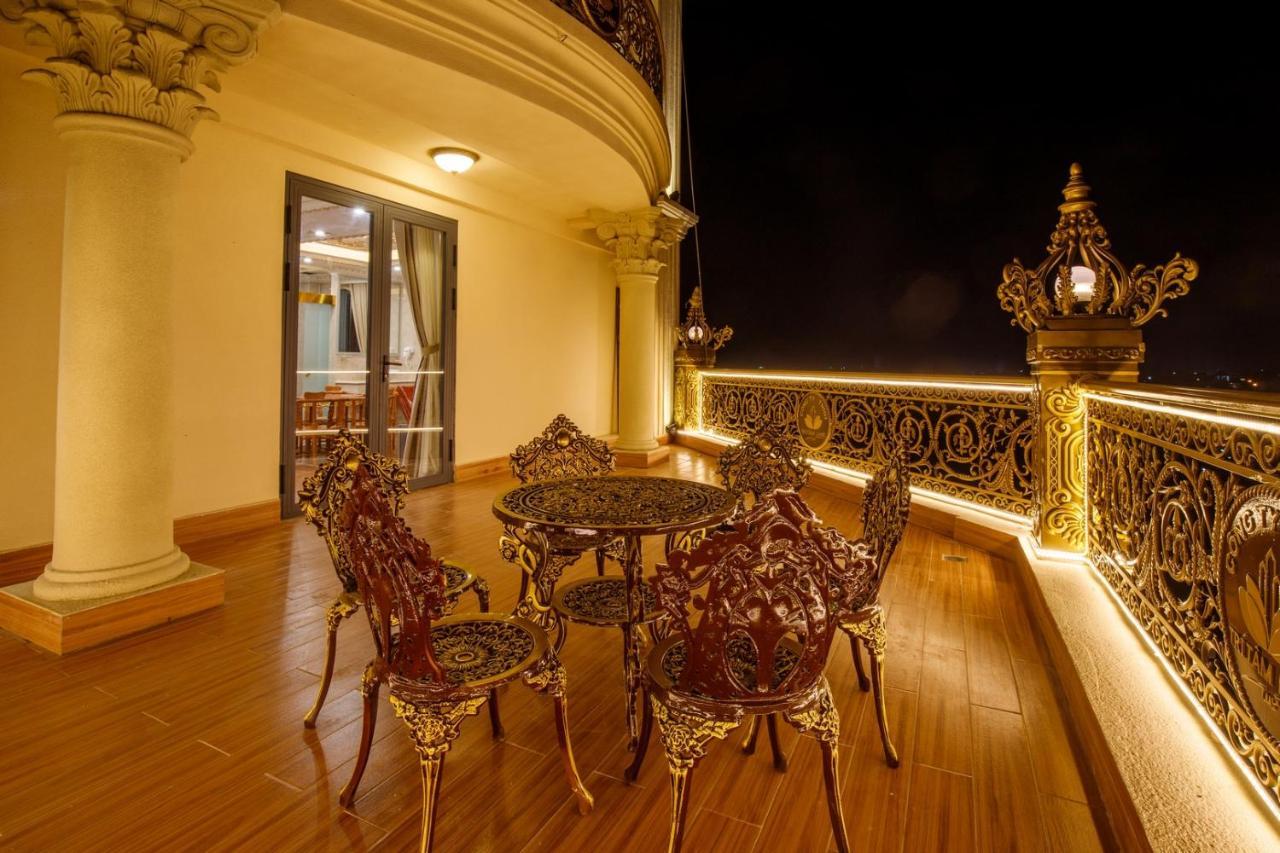 Tri Tam Hotel - Khach San Tri Tam Ben Luc Екстер'єр фото
