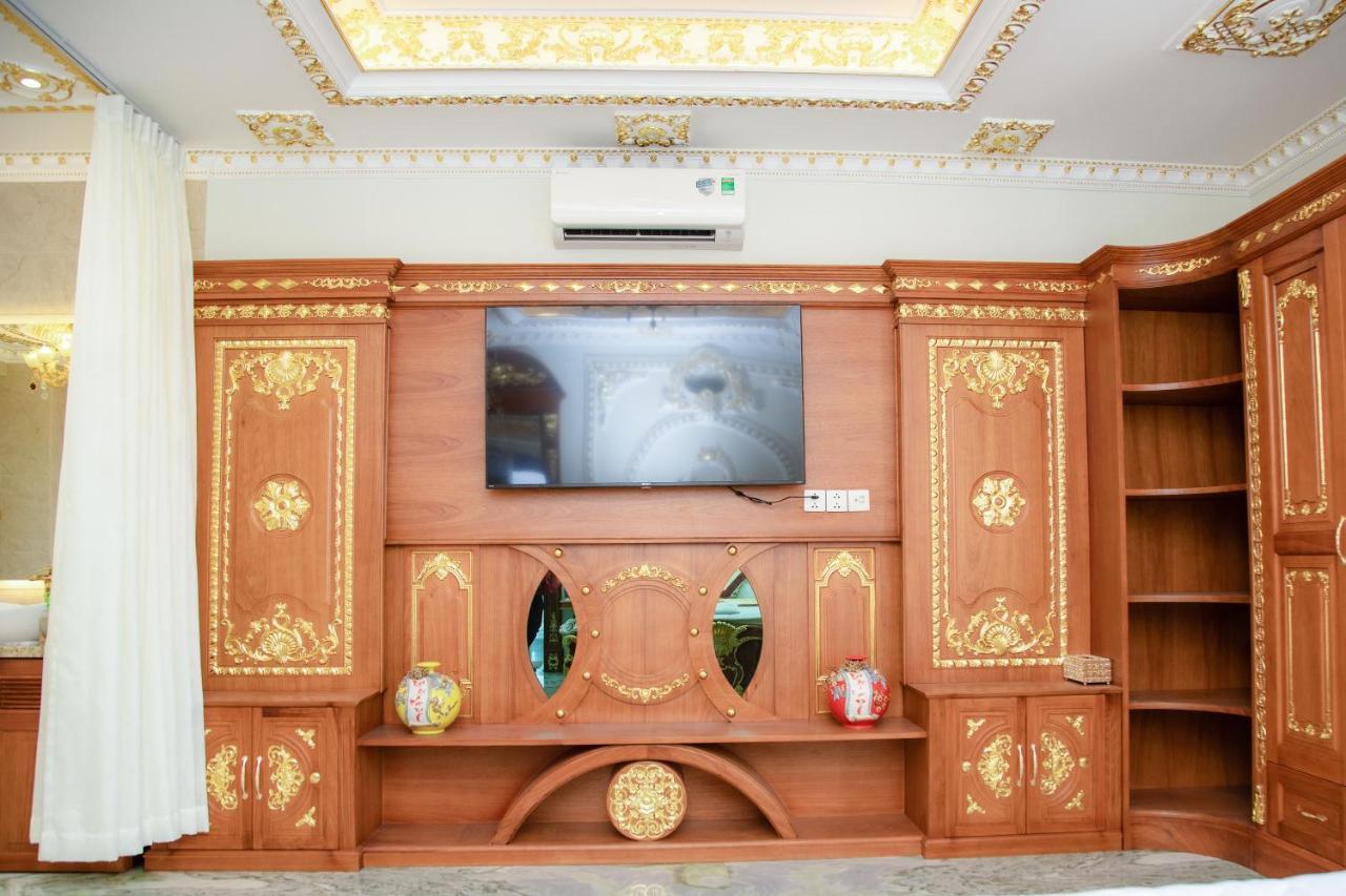 Tri Tam Hotel - Khach San Tri Tam Ben Luc Екстер'єр фото
