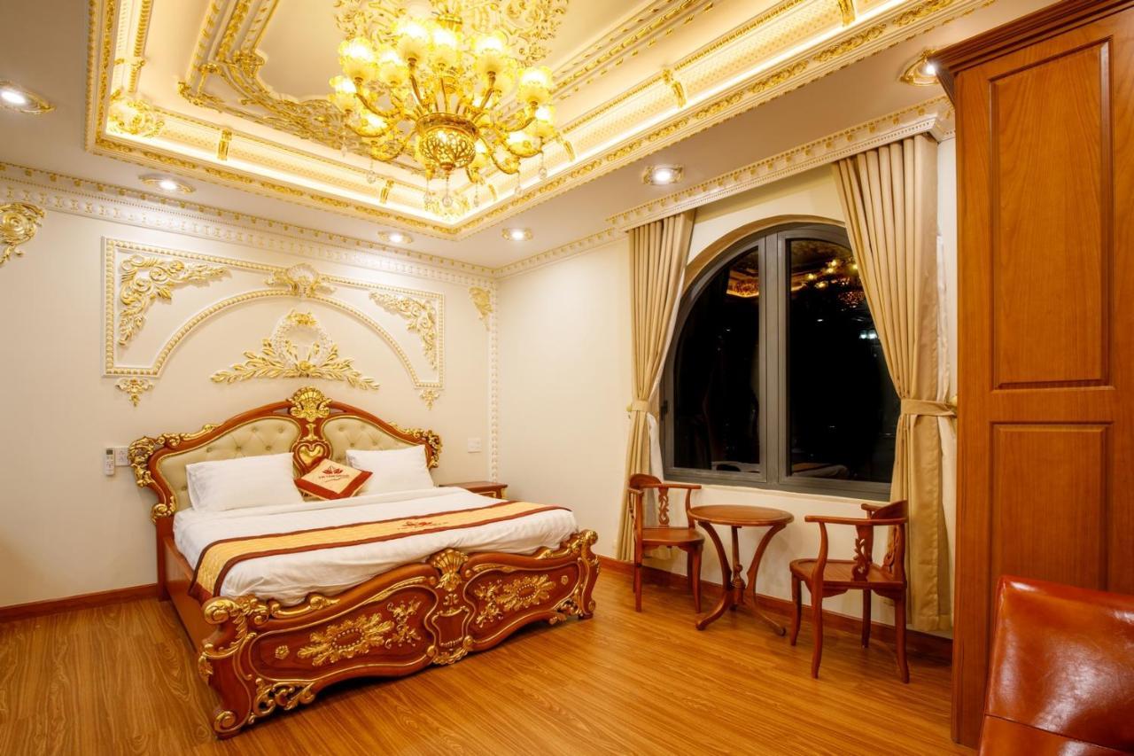 Tri Tam Hotel - Khach San Tri Tam Ben Luc Екстер'єр фото