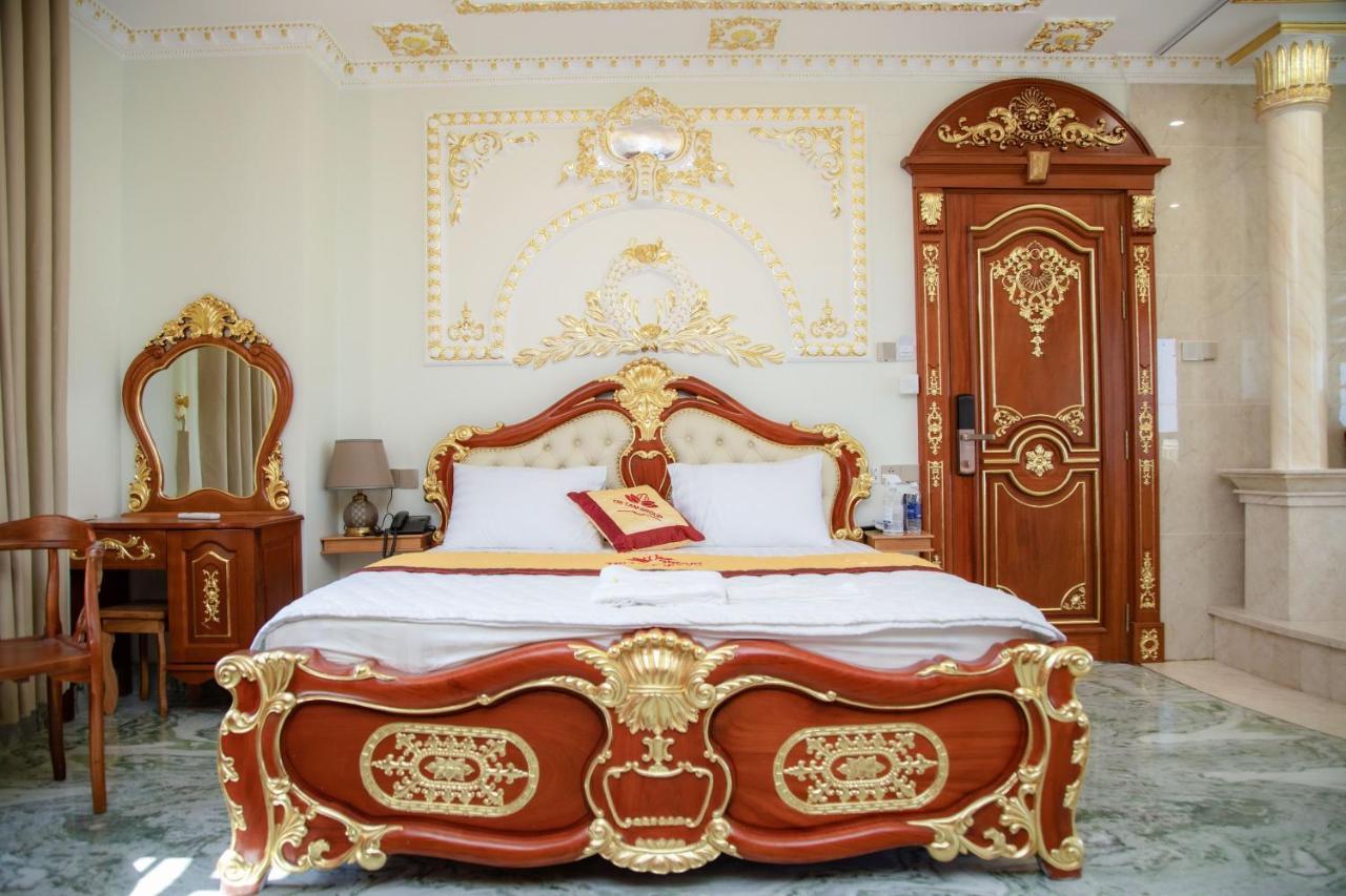 Tri Tam Hotel - Khach San Tri Tam Ben Luc Екстер'єр фото