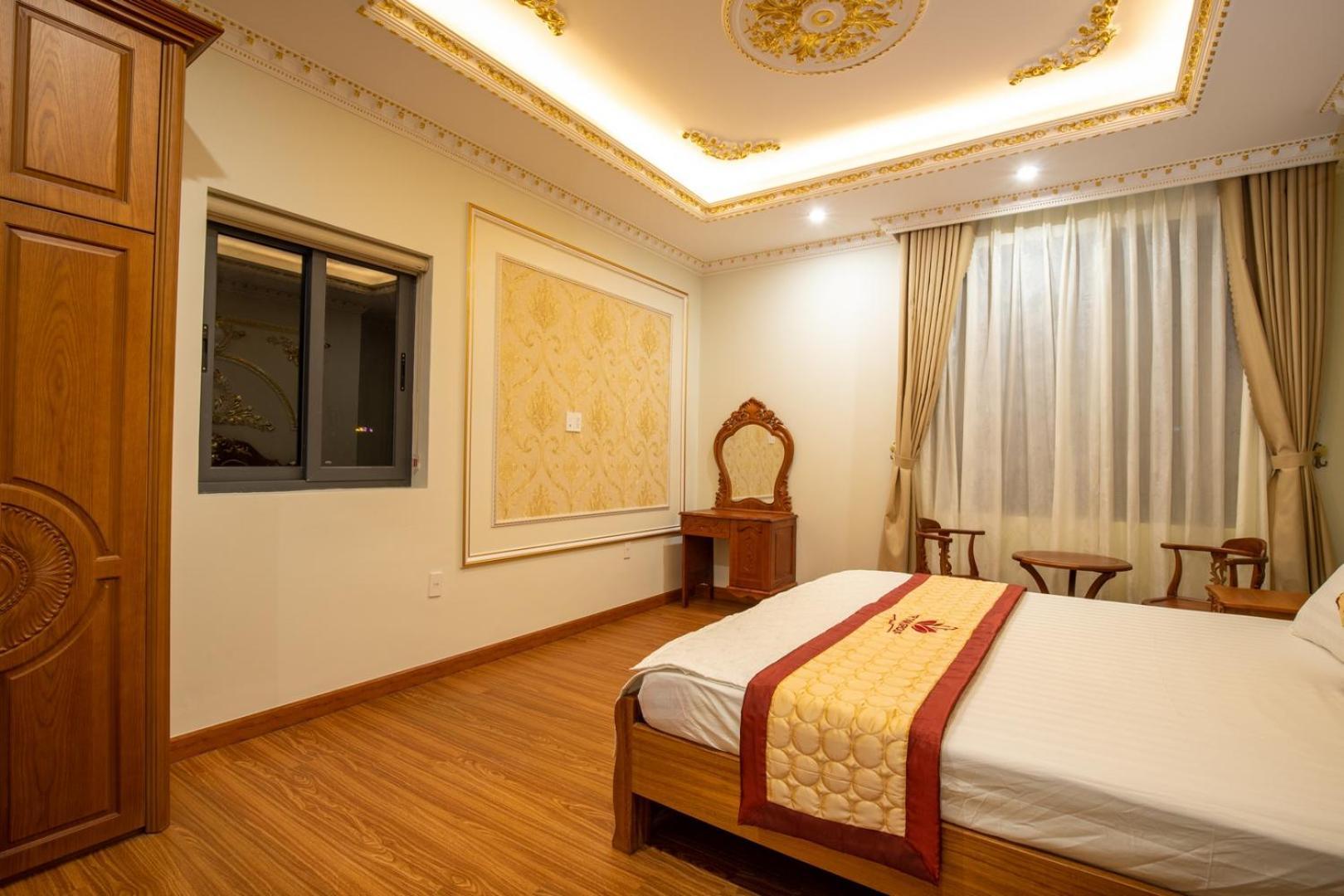 Tri Tam Hotel - Khach San Tri Tam Ben Luc Екстер'єр фото