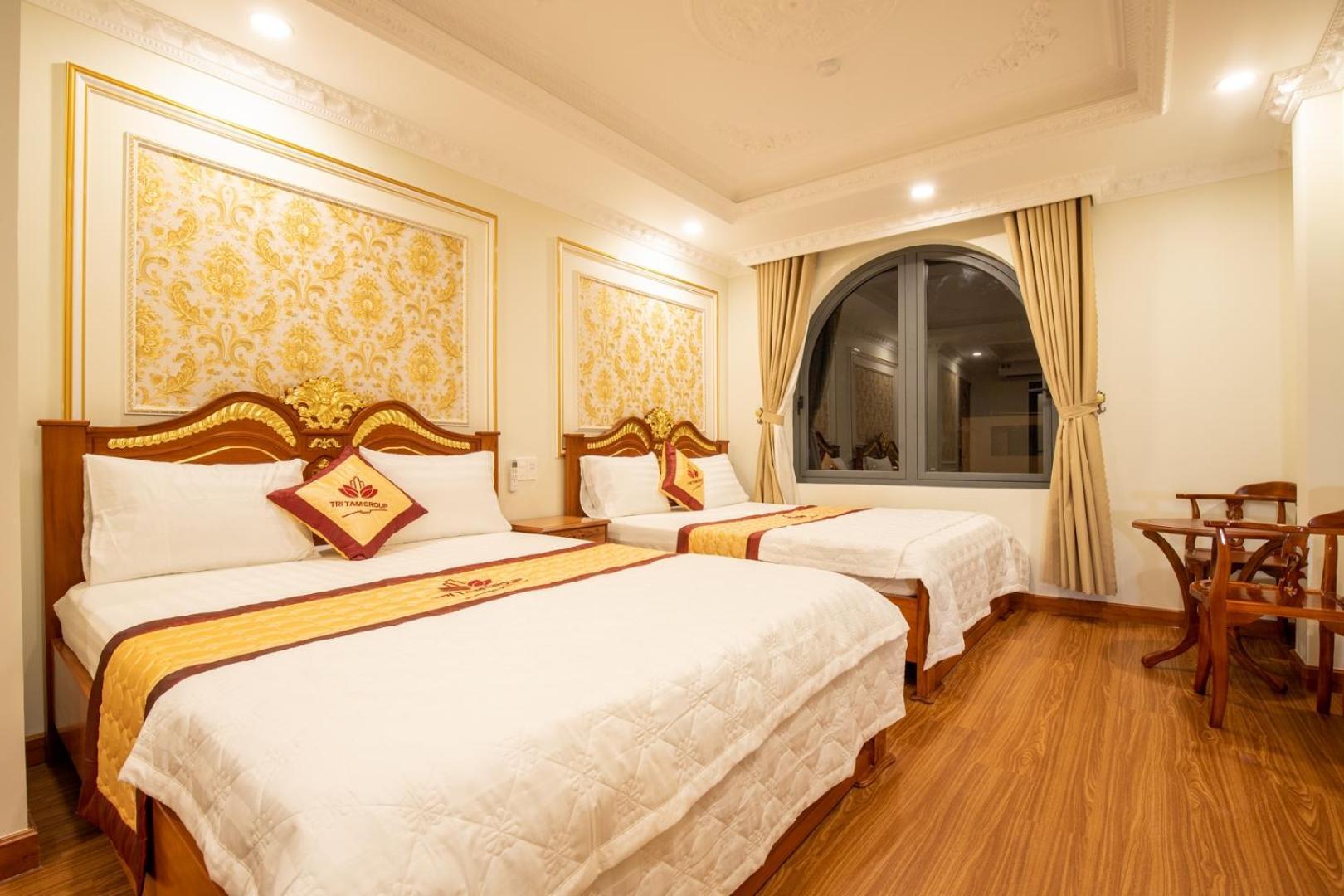 Tri Tam Hotel - Khach San Tri Tam Ben Luc Екстер'єр фото